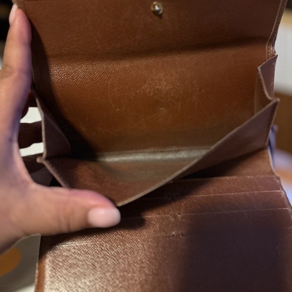 Louis Vuitton Brown Long Wallet – Pre-Loved, Needs Interior Care - Picture 7 of 15